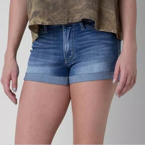 4 for $40 SALE! KanCan High Rise Stretch Denim Shorts, Medium Wash, Size L - Picture 1 of 11